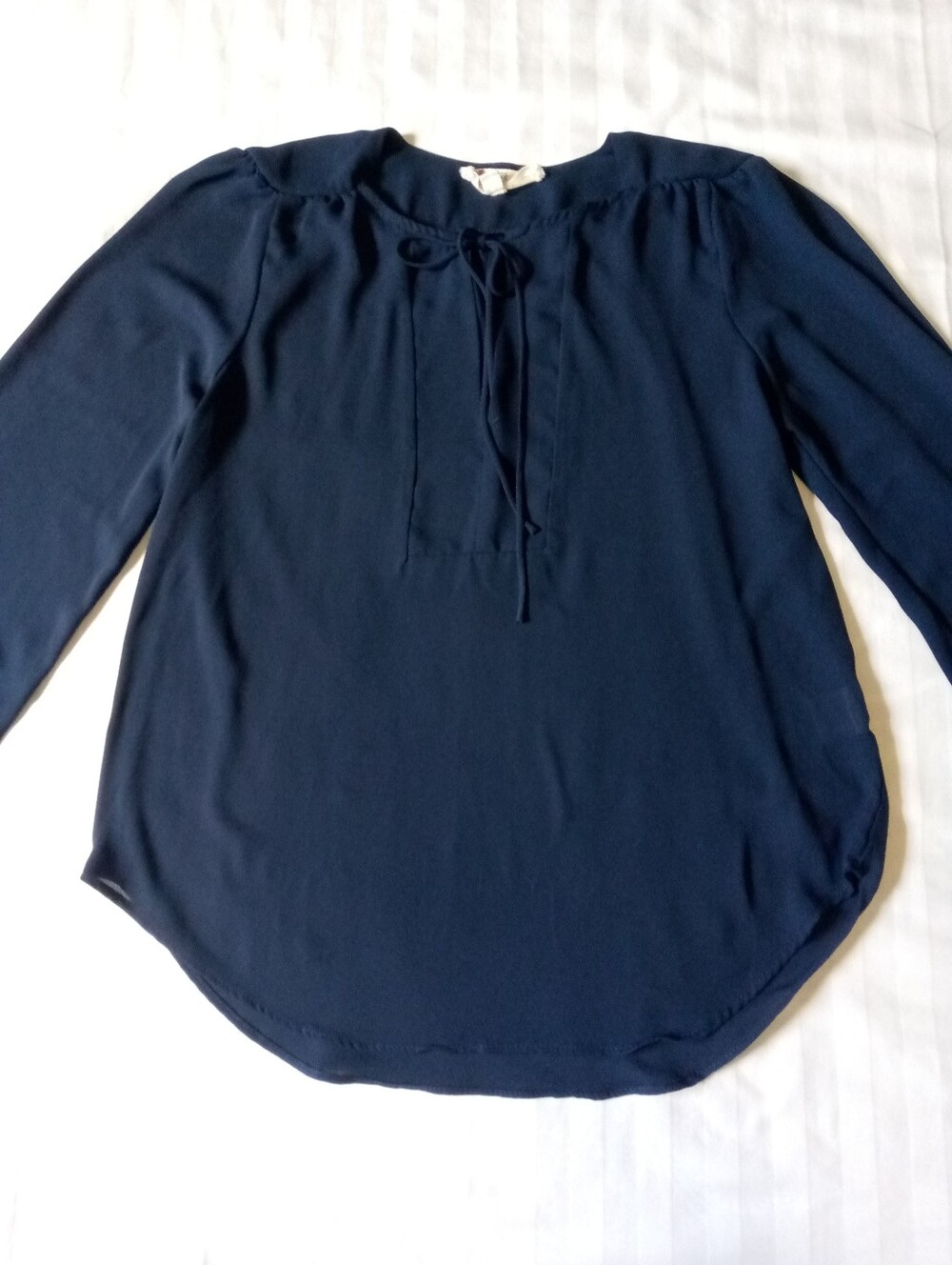 Women's Navy Tie-Neck Blouse Size (Medium)